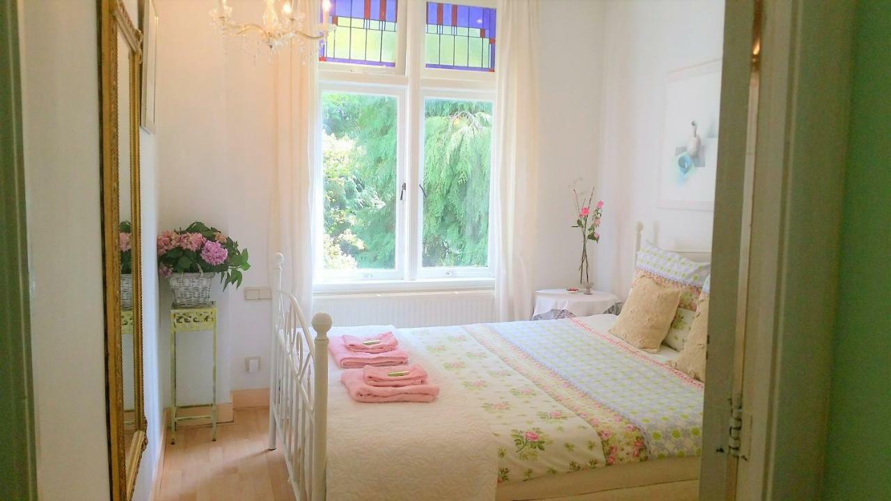 B&B Romantic Rooms Central Haarlem Exterior photo